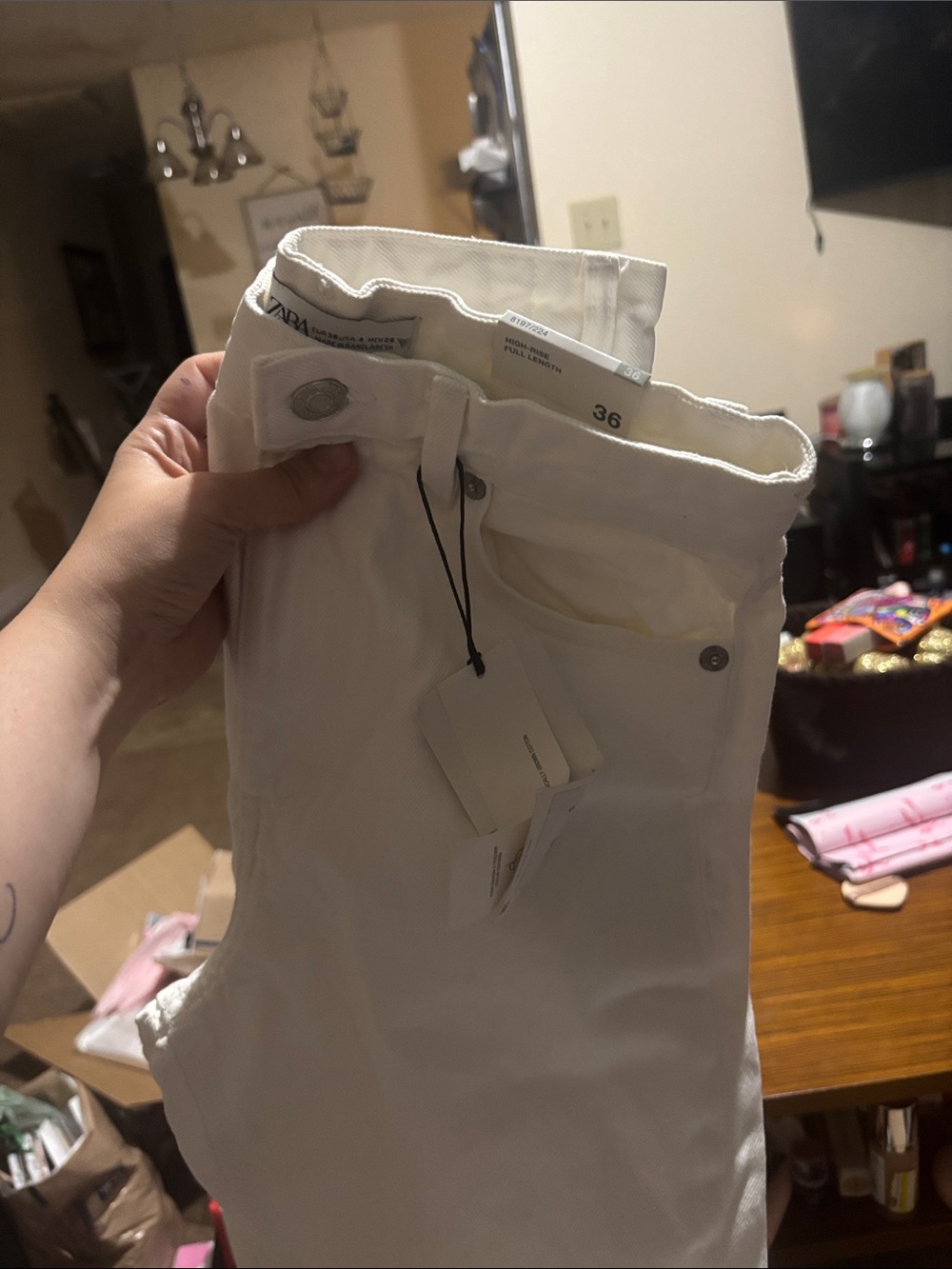 Zara pants size 4 brand new with tags no call outs brand new